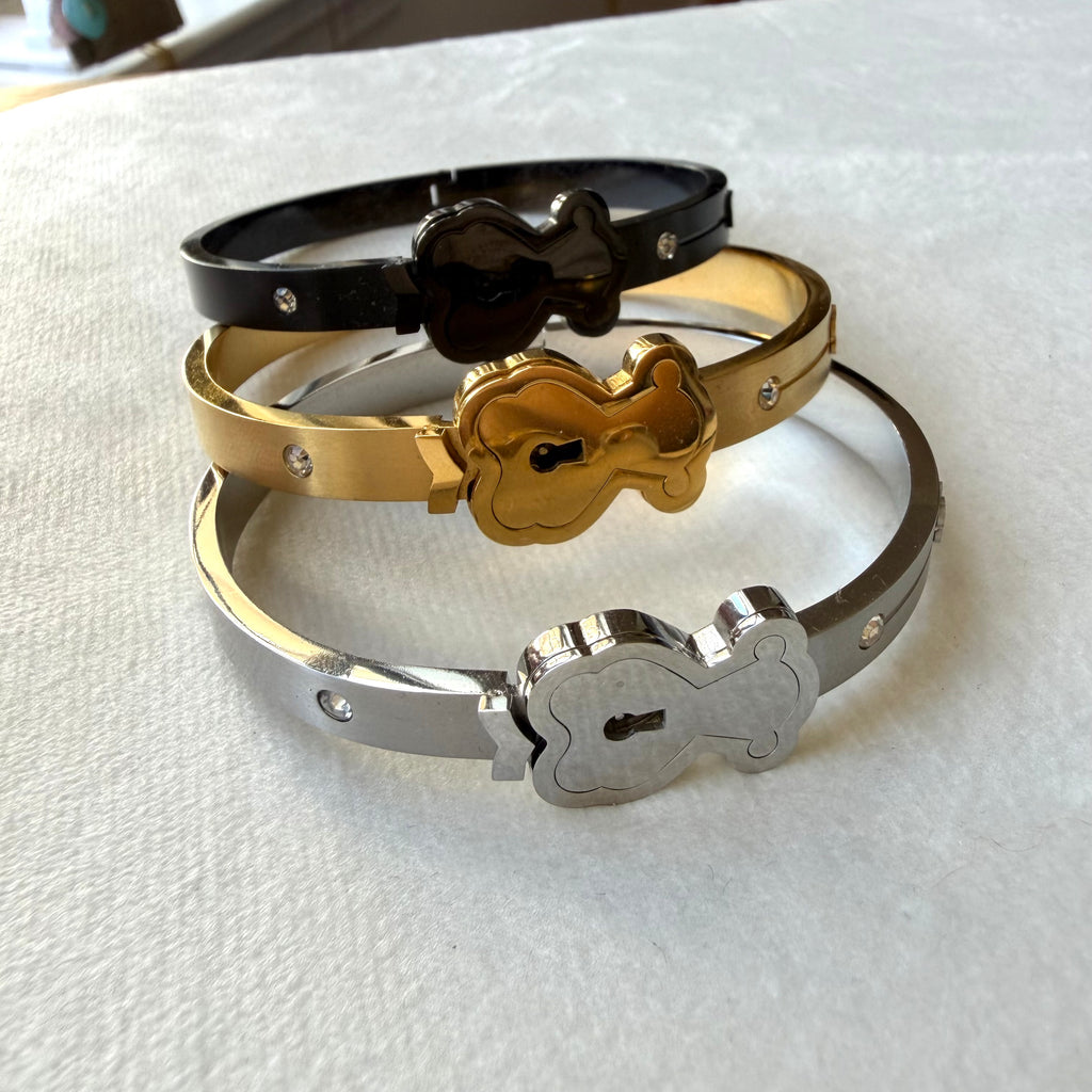 T bracelet