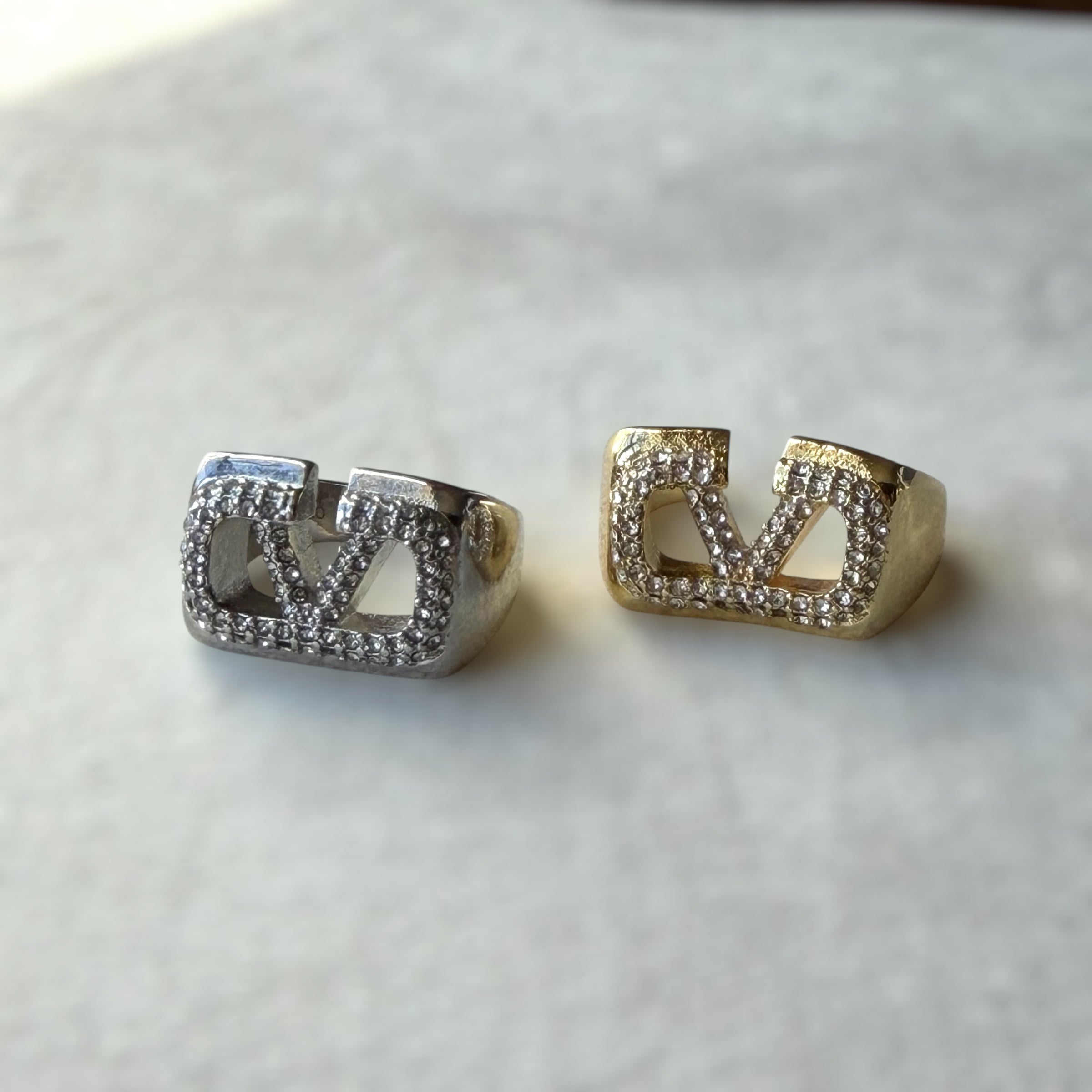 V Ring