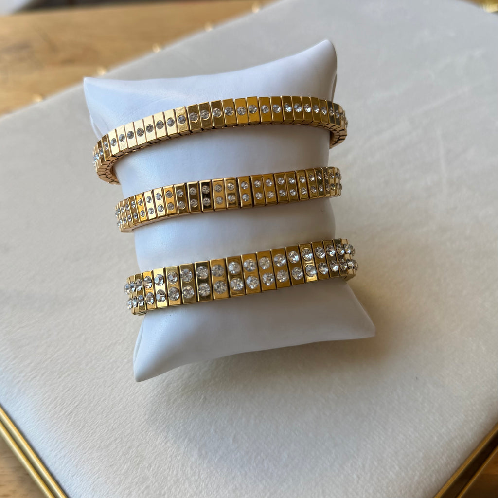 Gold bracelet toque de luz