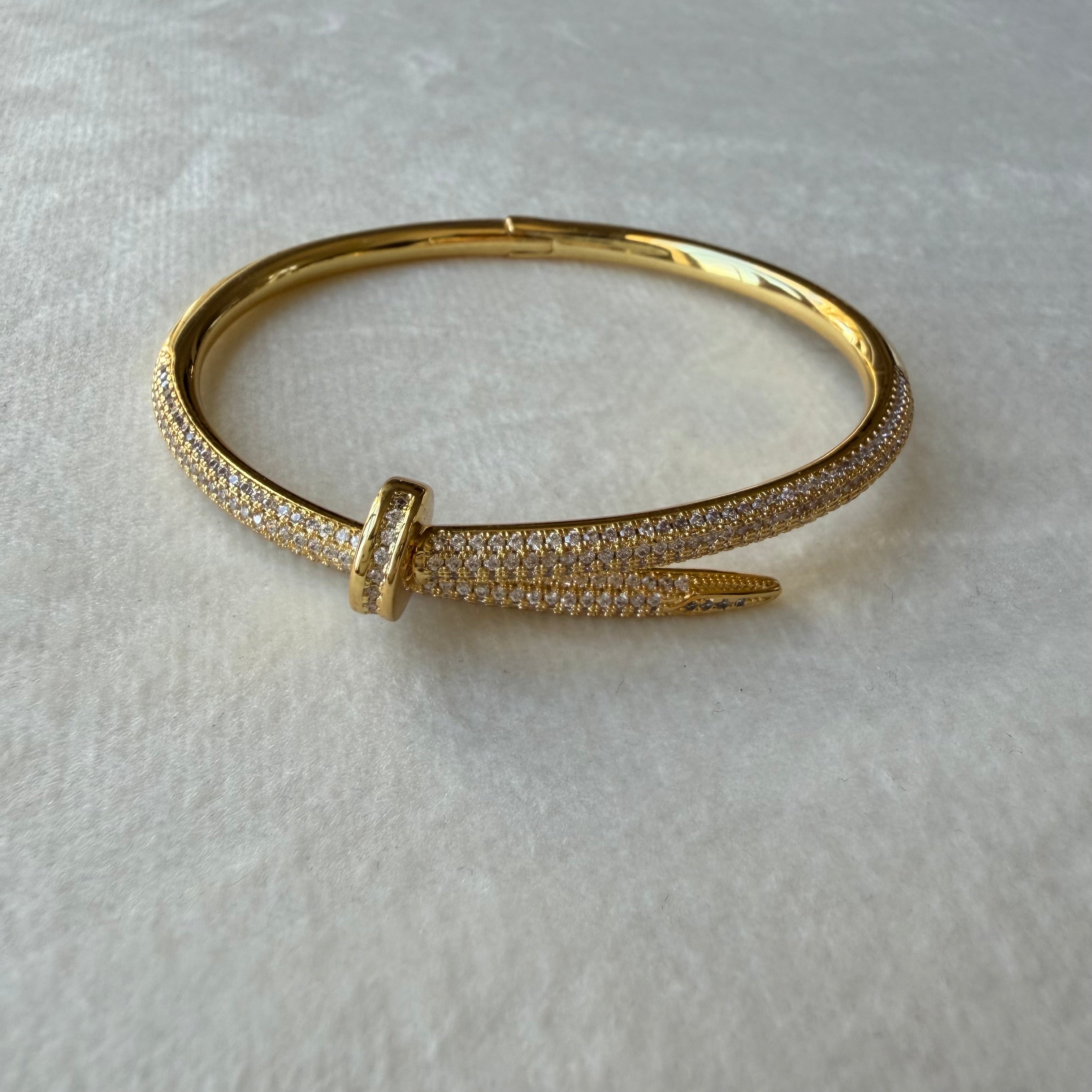 Bright Nail bracelet