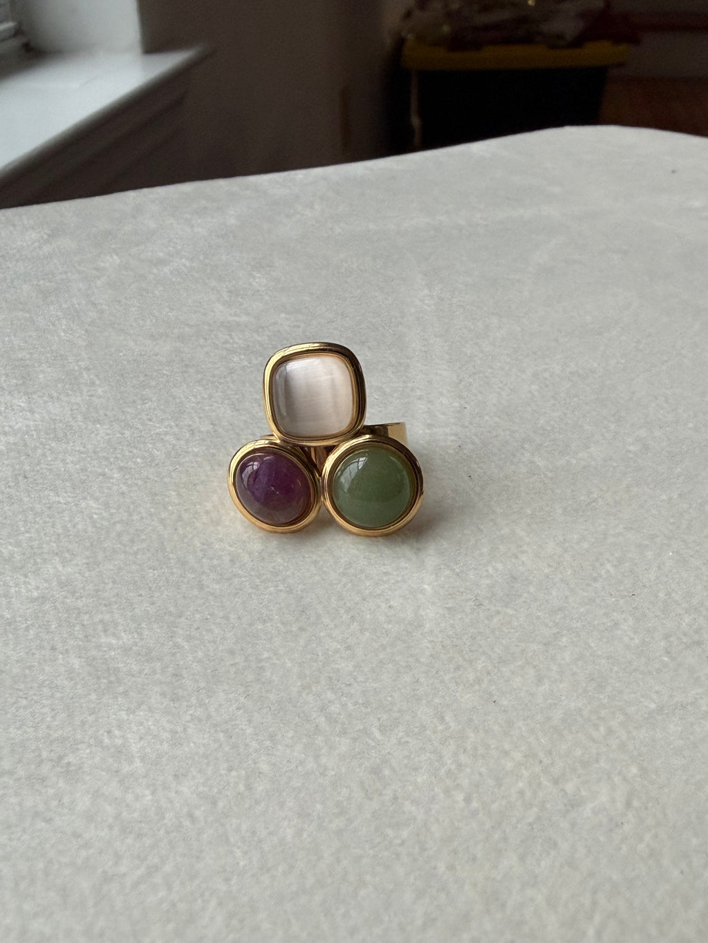 Stone trio de color Ring