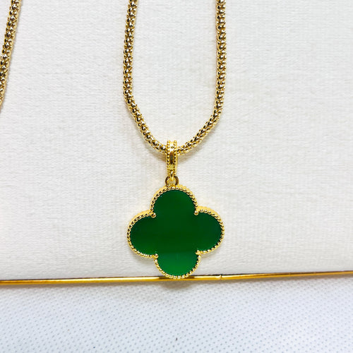 Big clover Necklace