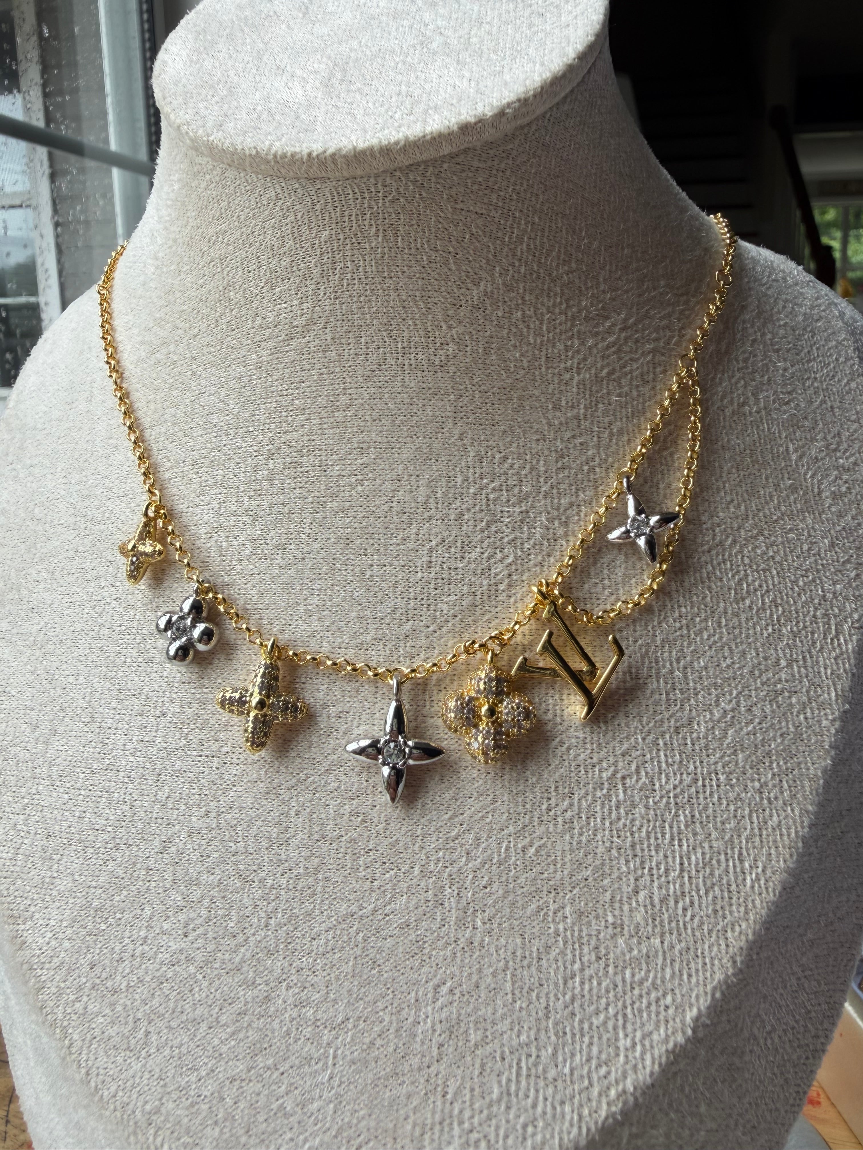 L multi dije necklace