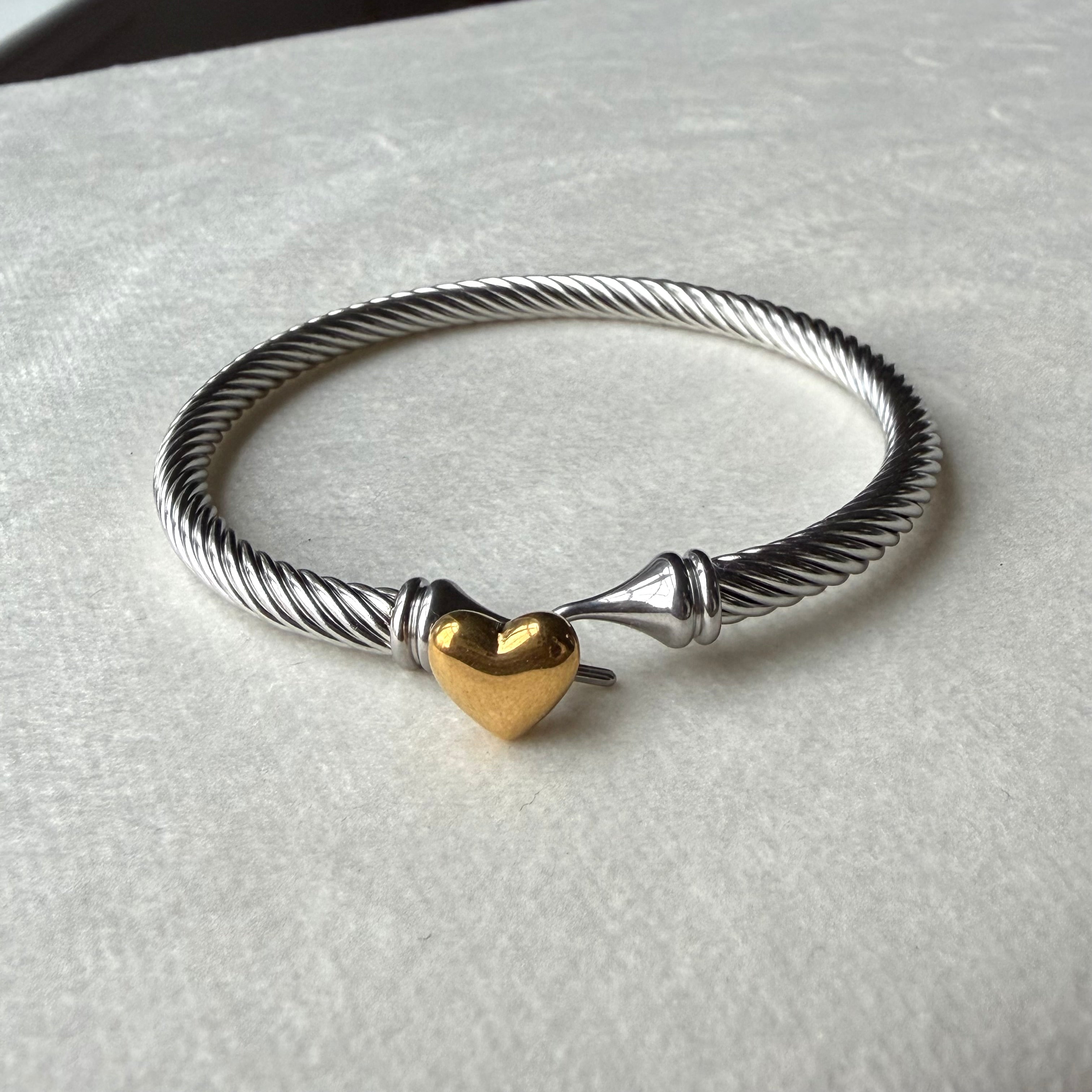 Bicolor D Bracelet