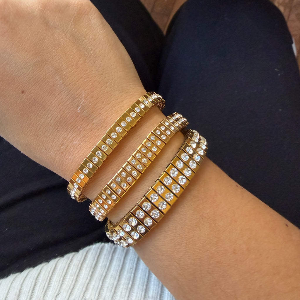 Gold bracelet toque de luz