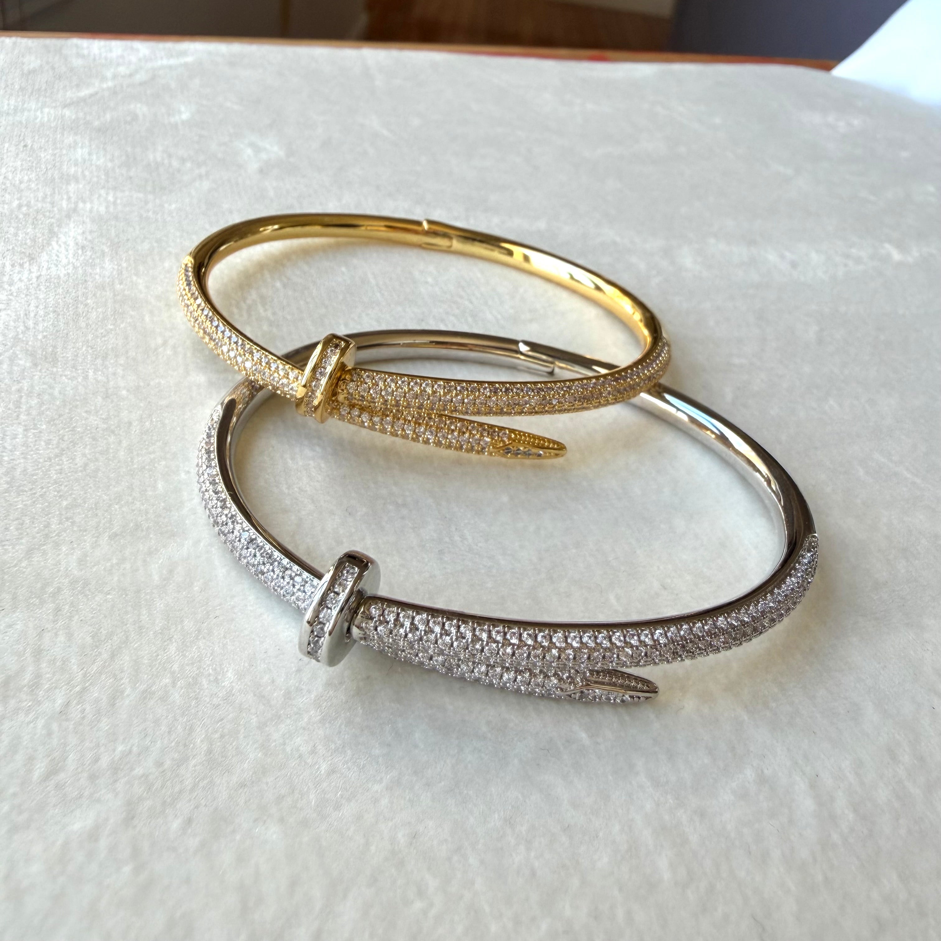 Bright Nail bracelet