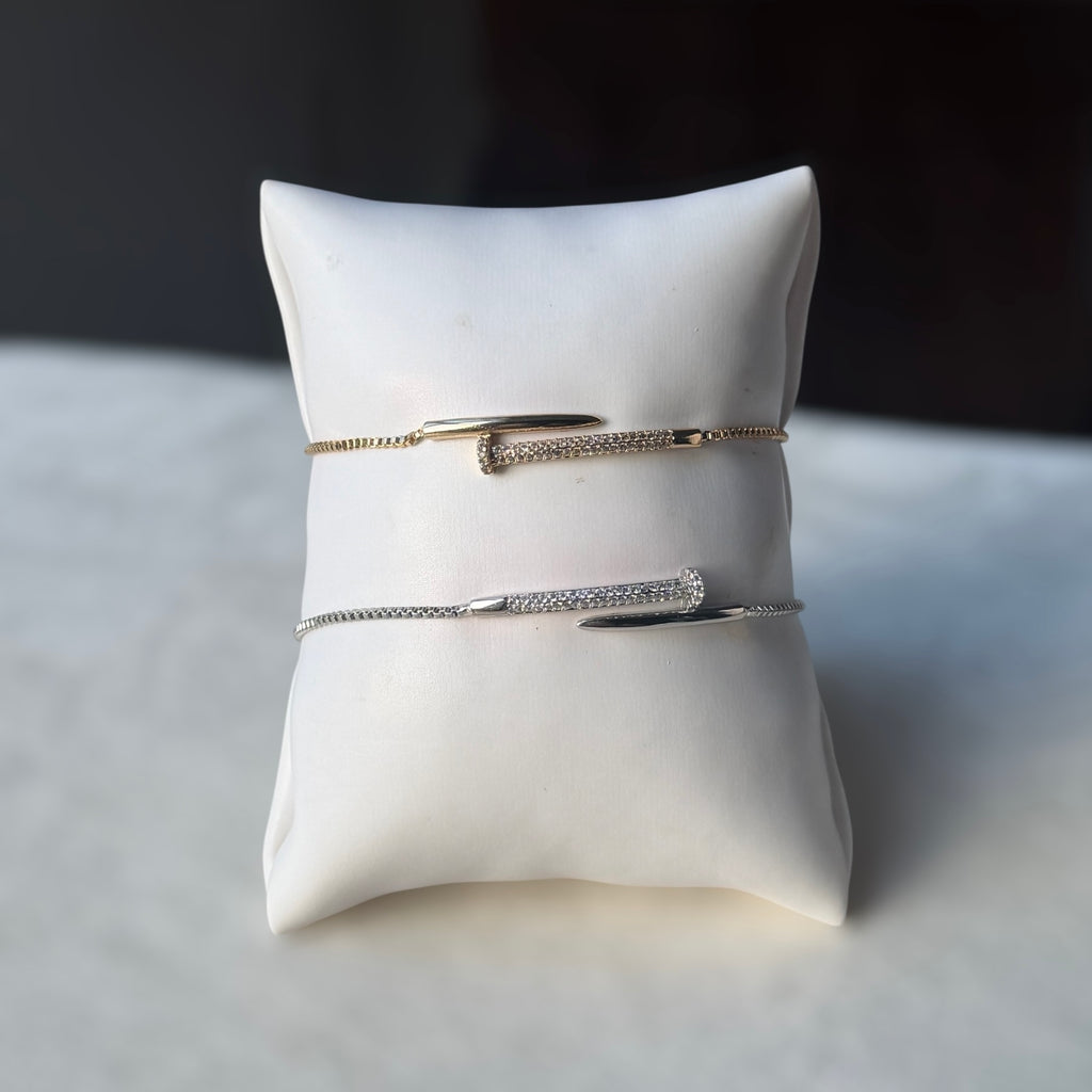 Nail ajustable bracelet