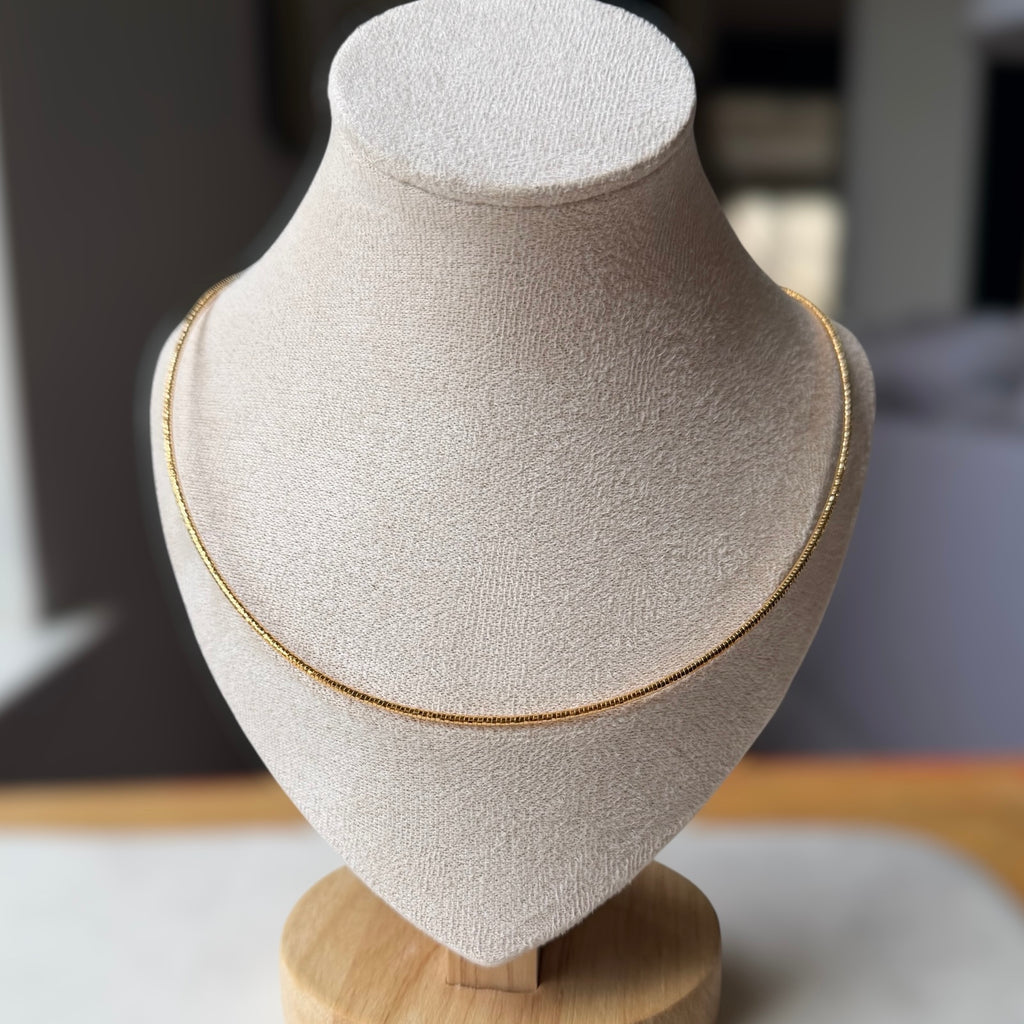 Gold sencilla Necklace