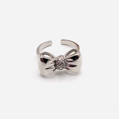 Circon coquette ring