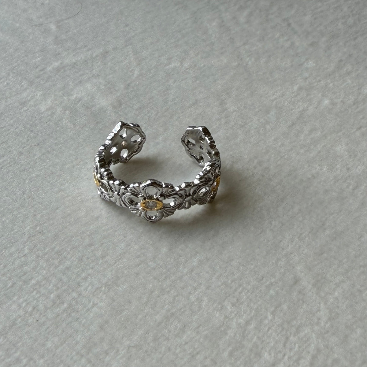 Yesi Ring