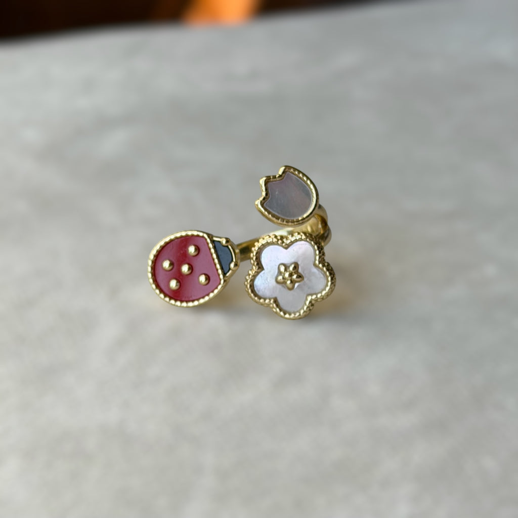 Lady bug flor ring