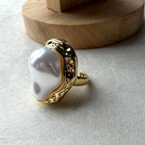 Big pearl ring