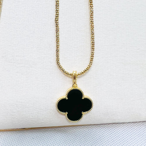 Big clover Necklace