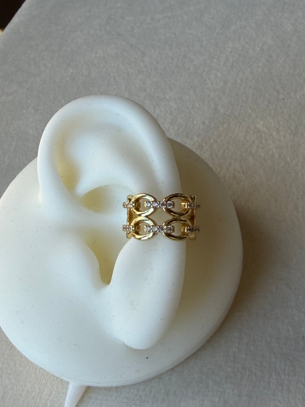 Earcuff