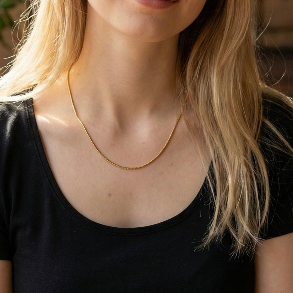Gold sencilla Necklace