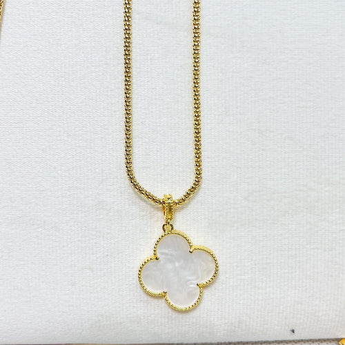 Big clover Necklace