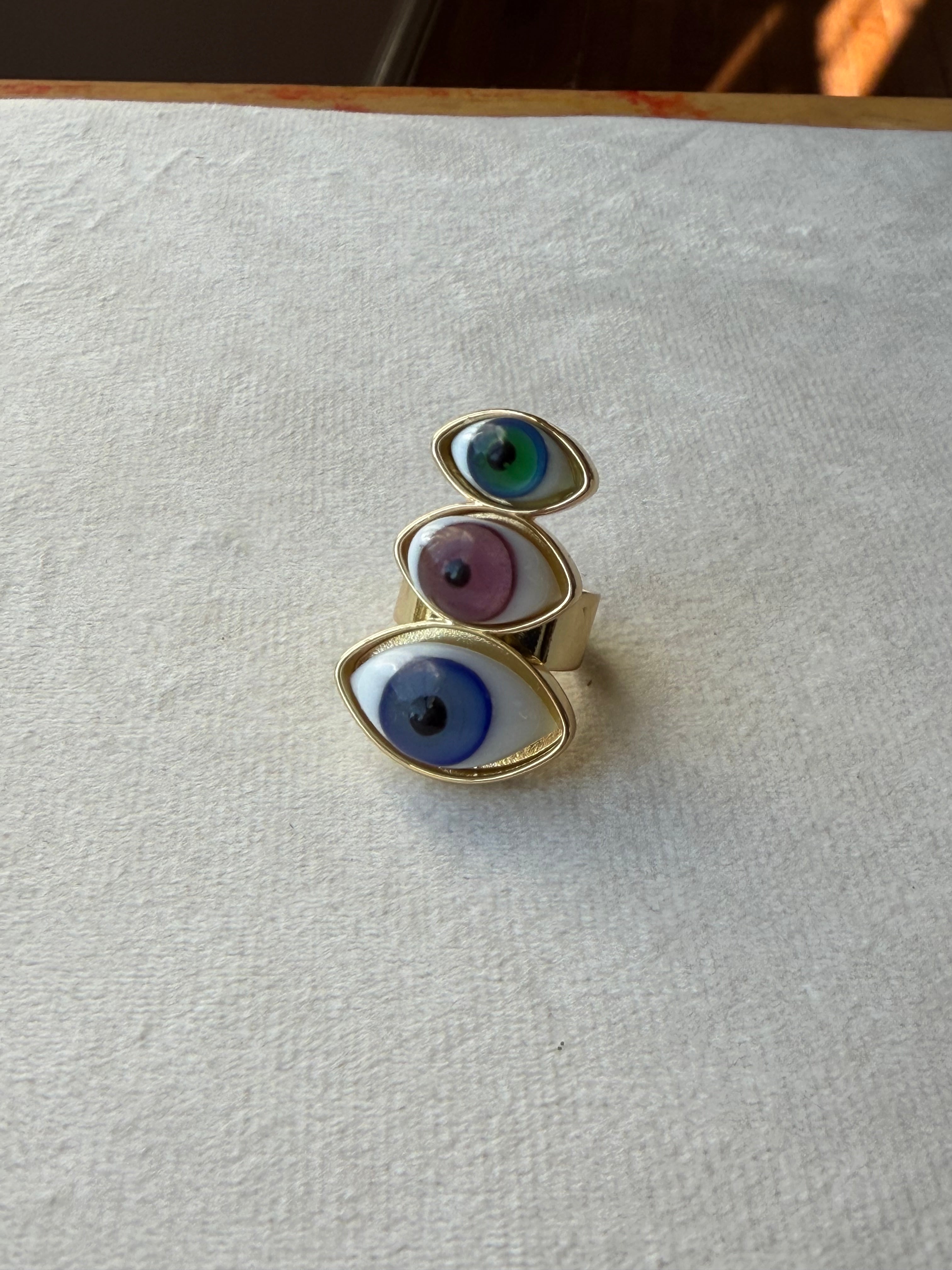 Eye trio Ring