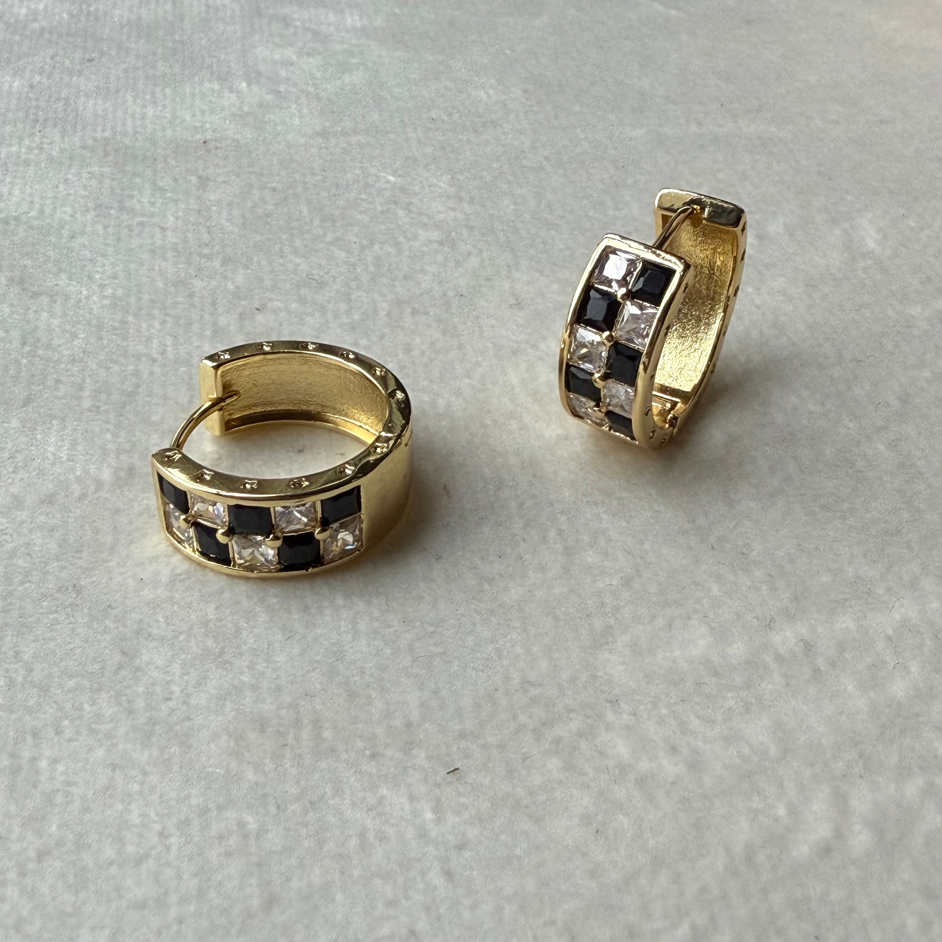 Médium argollas, earring.