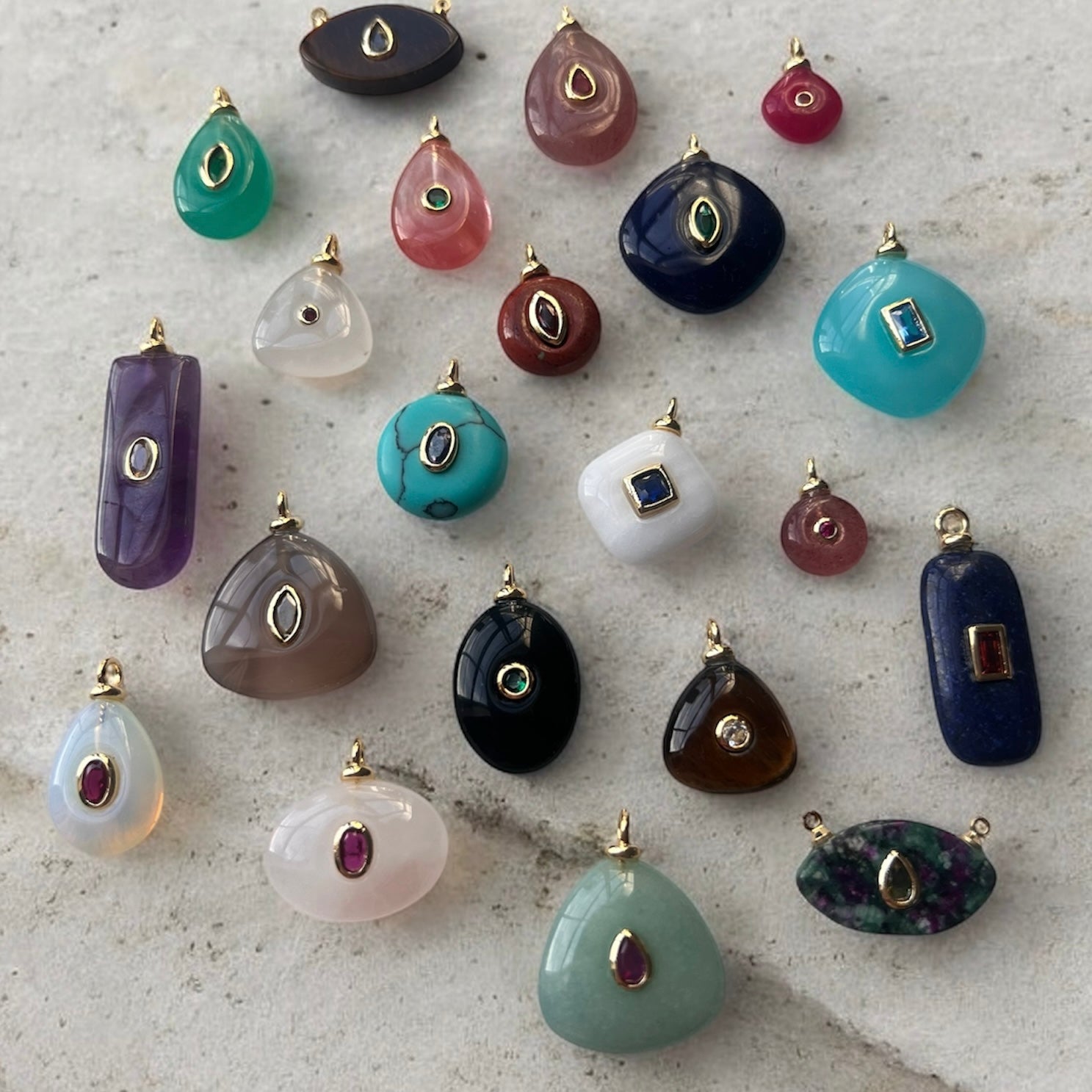 Piedras Charms