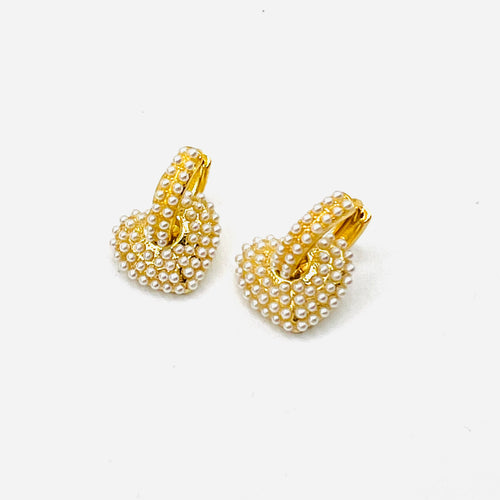 Mini Pearl heart earring